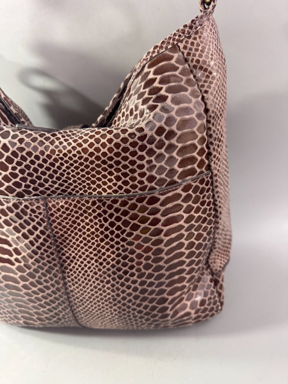NWOT G.I.L.I Sienna Cobra Brown Leather Stirrup Fringe Hobo Bag - Picture 7 of 15